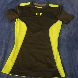 Boys Youth Under Armour tshirt